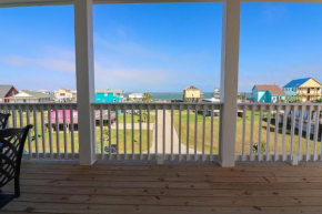 Hot Tub Gulf Views Fireplace BRAND NEW Beach Home in Treasure Island